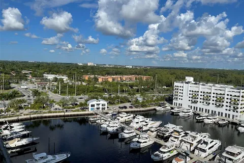 17111 Biscayne Blvd # 1403, North Miami Beach FL 33160