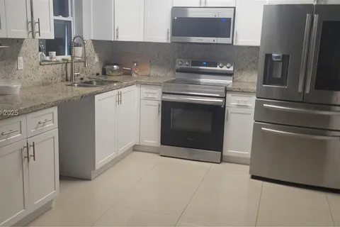 840 NE 32nd Ct, Pompano Beach FL 33064