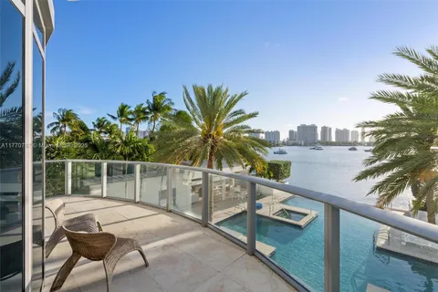 17301 Biscayne Blvd # 211, North Miami Beach FL 33160
