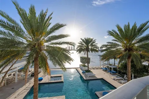 17301 Biscayne Blvd # 211, North Miami Beach FL 33160
