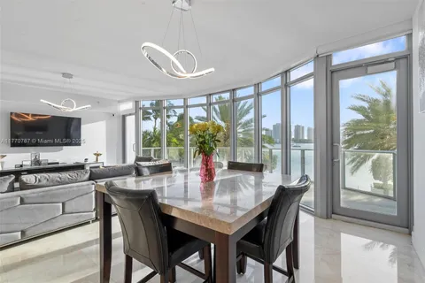 17301 Biscayne Blvd # 211, North Miami Beach FL 33160