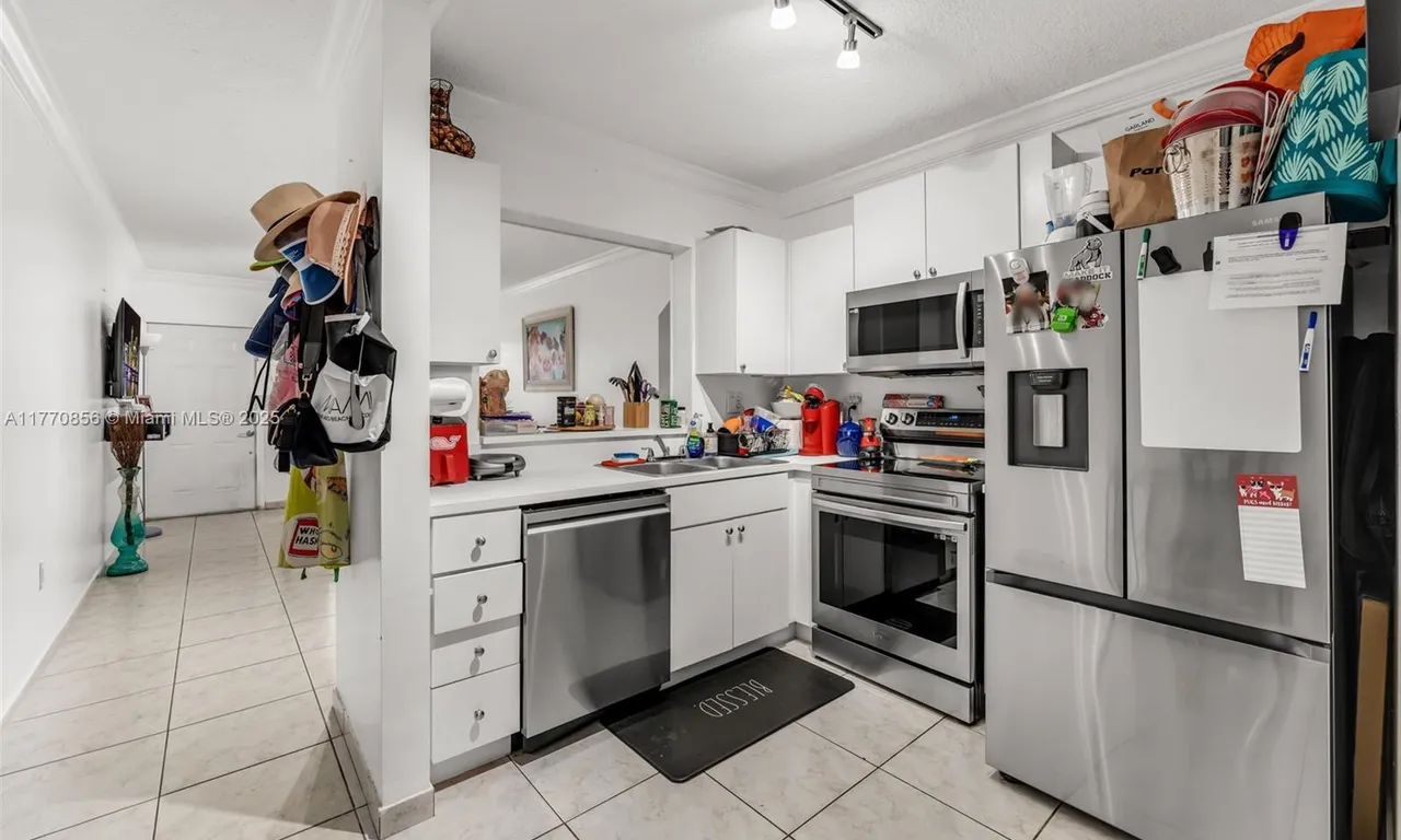 12015 SW 14th St # C, Miami FL 33184