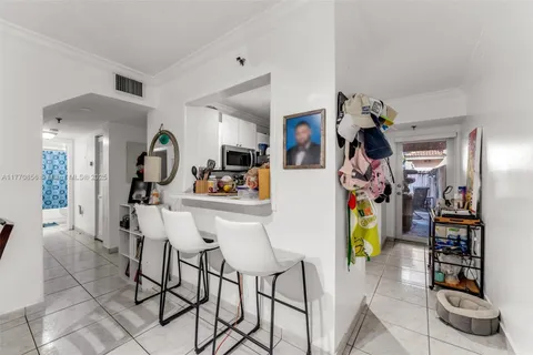 12015 SW 14th St # C, Miami FL 33184