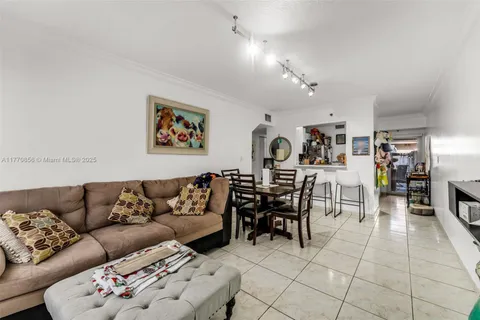 12015 SW 14th St # C, Miami FL 33184