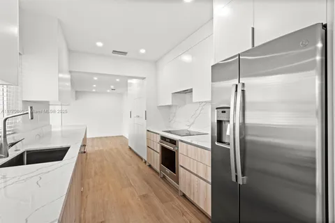 7000 Old Cutler Rd, Coral Gables FL 33143