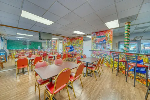 Pizza Restaurant For Sale By Miami Airport, Miami FL 33125