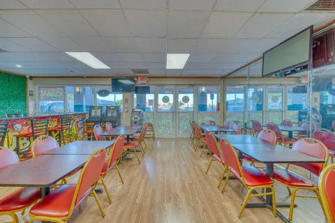 Pizza Restaurant For Sale By Miami Airport, Miami FL 33125