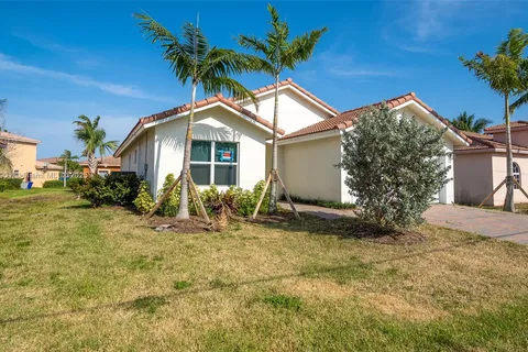 650 NW 21st Ave, Pompano Beach FL 33069