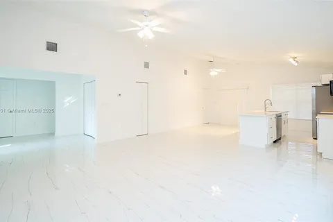 650 NW 21st Ave, Pompano Beach FL 33069