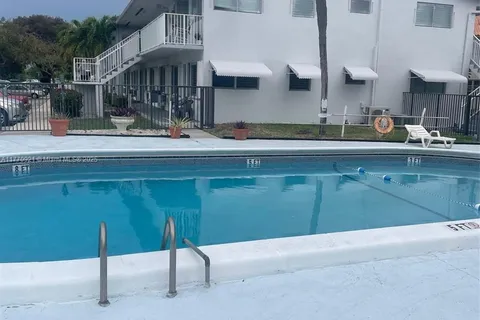 1920 NE 51st Ct # 207, Fort Lauderdale FL 33308