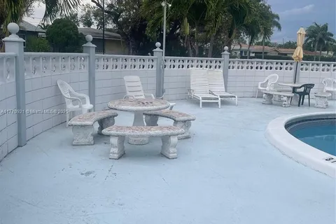 1920 NE 51st Ct # 207, Fort Lauderdale FL 33308