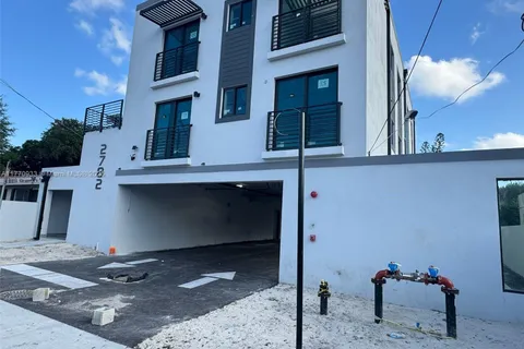 2782 NW 46th St, Miami FL 33142