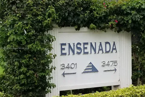 3401 N Country Club Dr # 211, Aventura FL 33180
