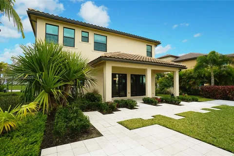 8725 Parkland Bay Dr, Parkland FL 33076