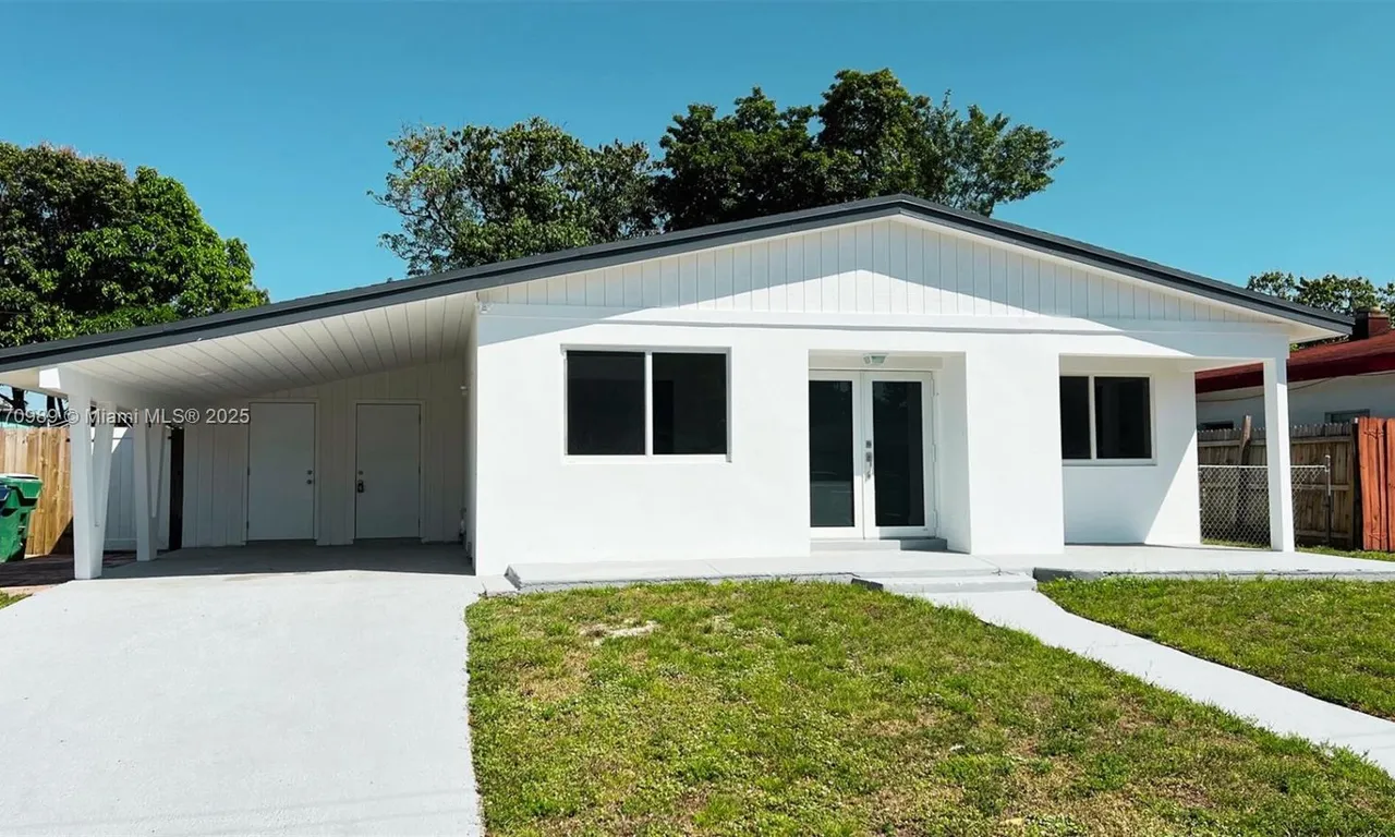 230 NW 33rd Ter, Lauderhill FL 33311