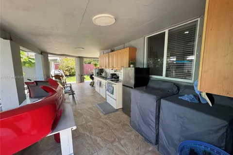 5665 E 7th Ave, Hialeah FL 33013