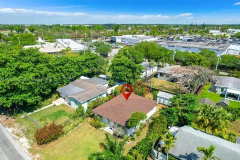 9085 SW 157th St, Palmetto Bay FL 33157