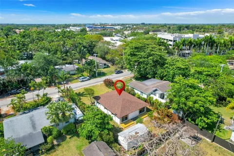 9085 SW 157th St, Palmetto Bay FL 33157