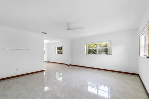 9085 SW 157th St, Palmetto Bay FL 33157