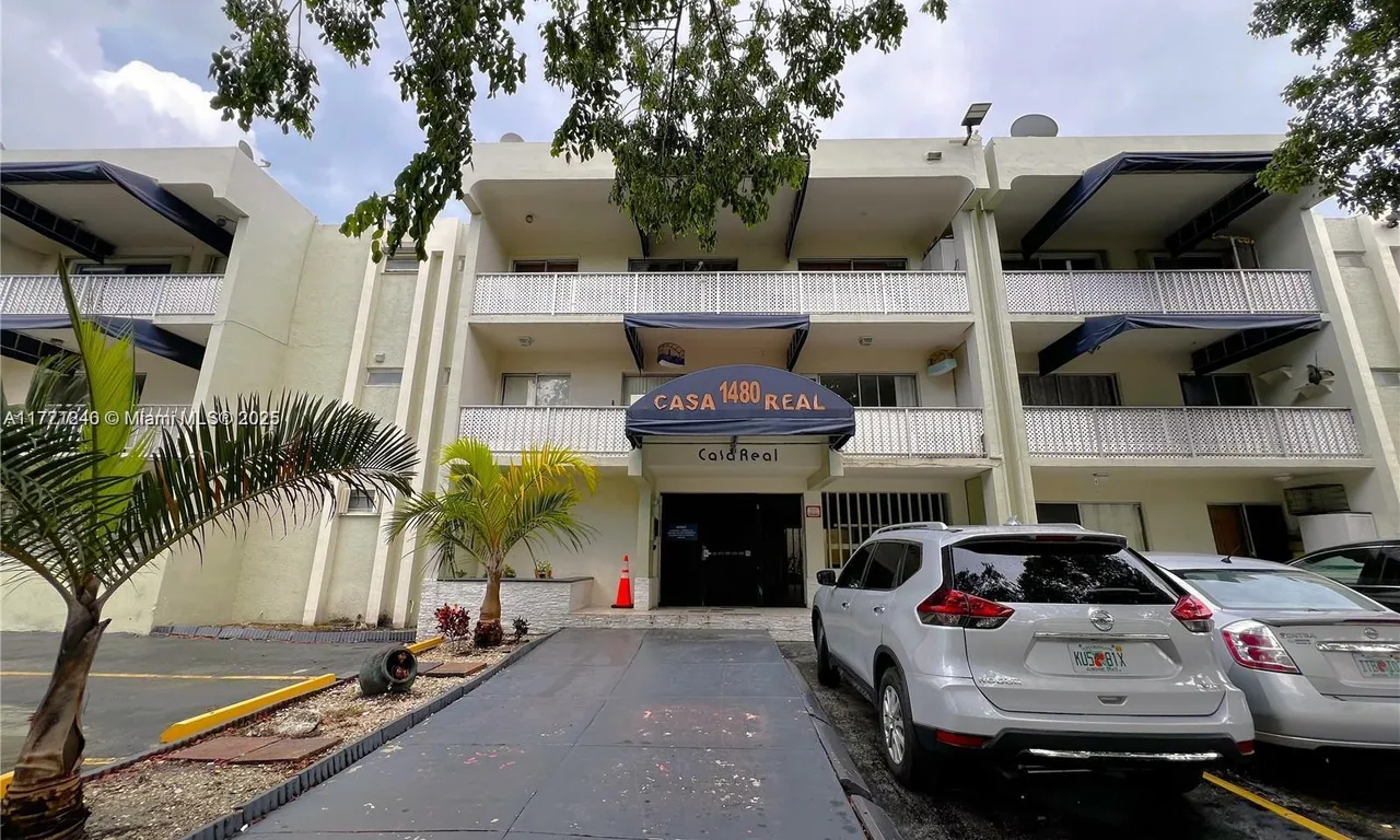 1480 W 46th St # 208, Hialeah FL 33012