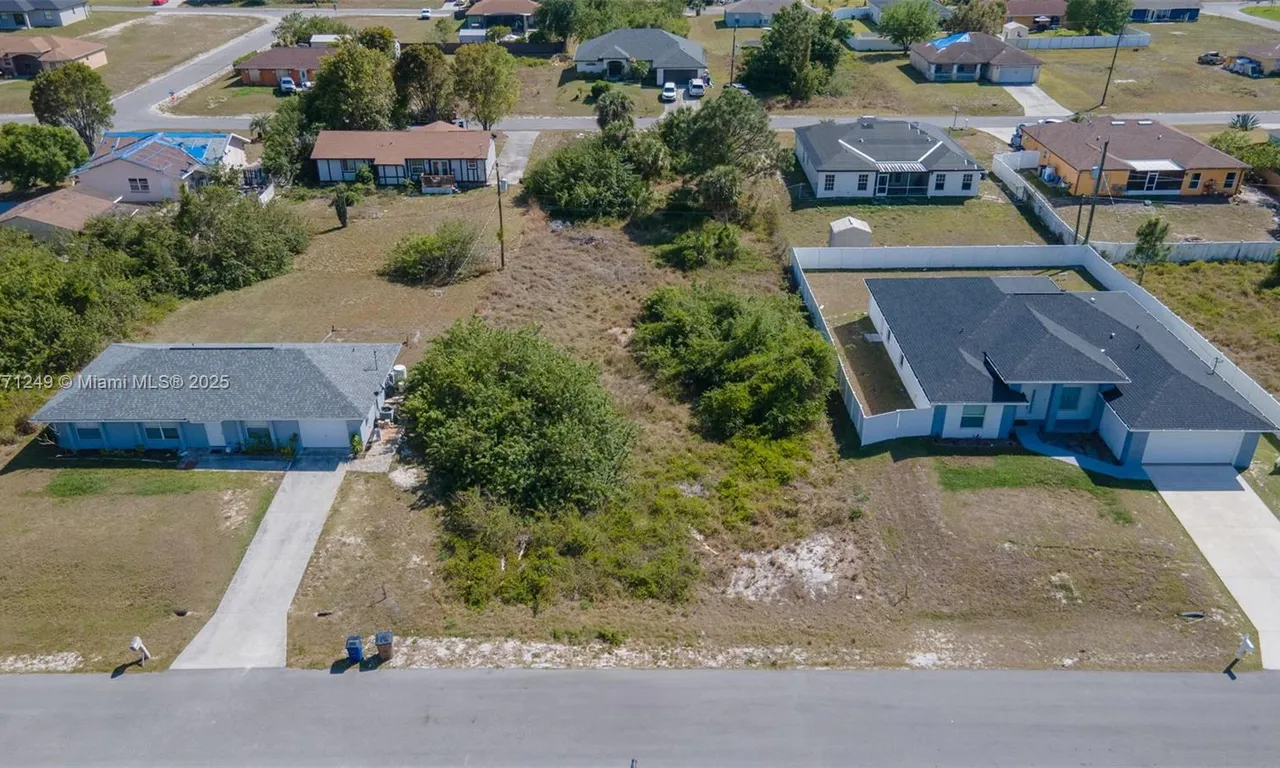 5305 6TH ST W, Lehigh Acres FL 33971