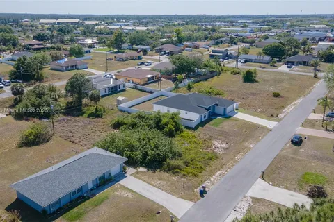 5305 6TH ST W, Lehigh Acres FL 33971
