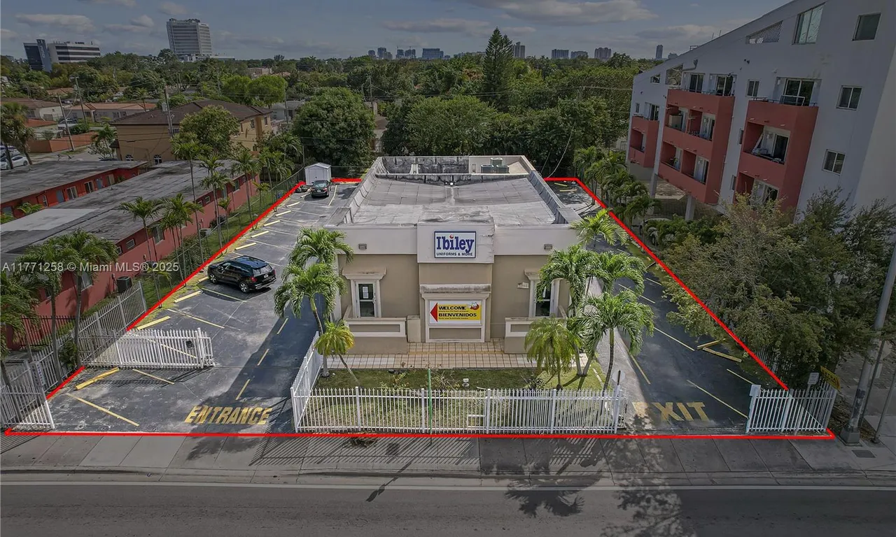 2924 W Flagler St, Miami FL 33135