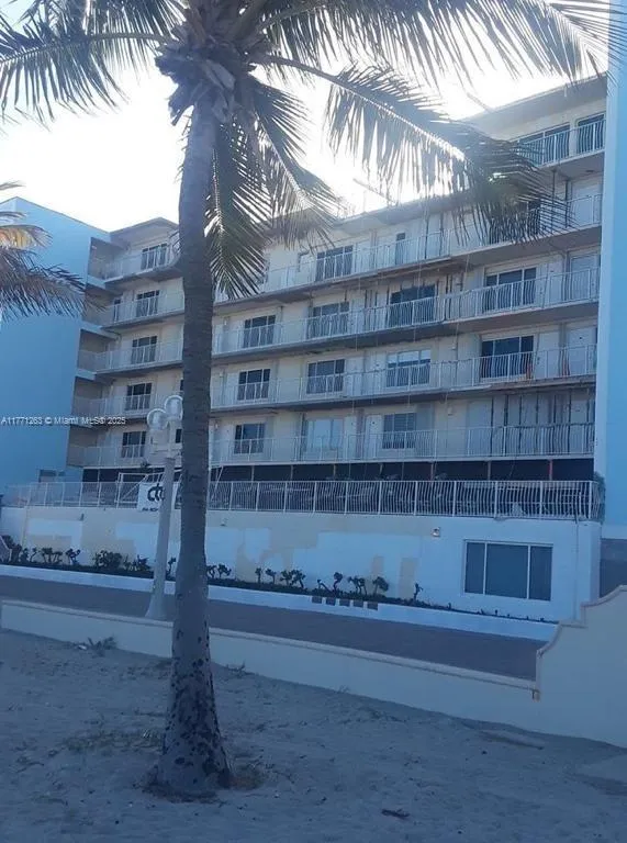300 Oregon St # 10, Hollywood FL 33019