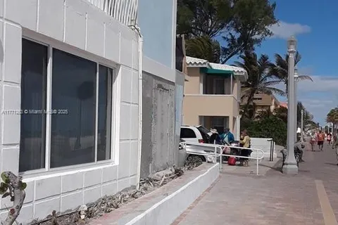 300 Oregon St # 10, Hollywood FL 33019