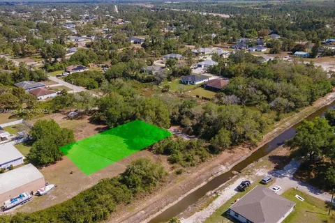3816 37th St SW, Lehigh Acres FL 33976