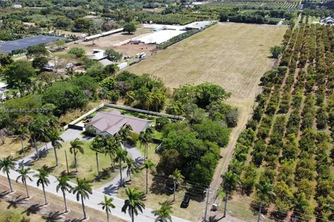 14350 SW 232nd St, Miami FL 33170