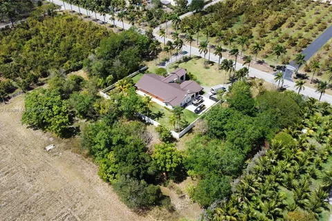 14350 SW 232nd St, Miami FL 33170