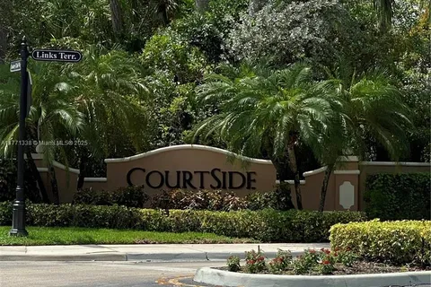 2810 Center Ct Dr # 29, Weston FL 33332