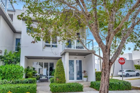 6438 NW 104th Ct # 6438, Doral FL 33178