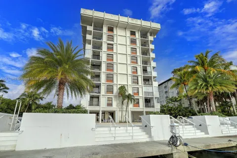 1600 S Bayshore Ln # 3C, Miami FL 33133