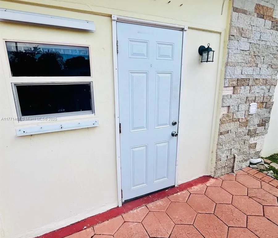 7081 Liberty St # 3, Hollywood FL 33024