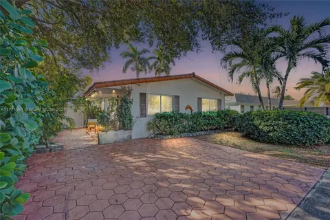 1441 NW 10, Dania Beach FL 33004