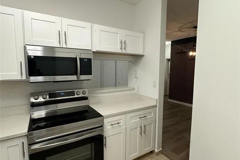800 Cypress Park Way # D1, Deerfield Beach FL 33064
