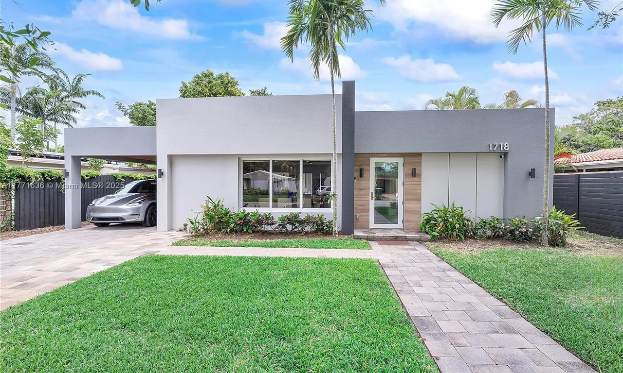 1718 N Victoria Park Rd, Fort Lauderdale FL 33305
