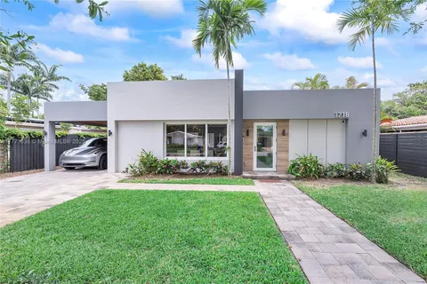 1718 N Victoria Park Rd, Fort Lauderdale FL 33305