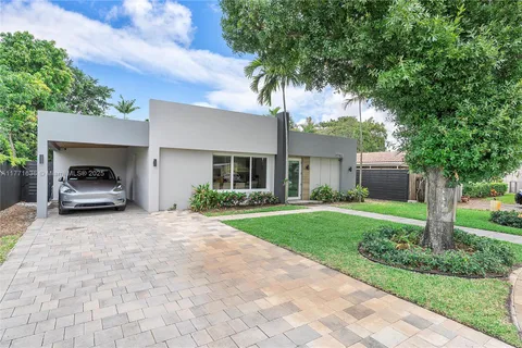 1718 N Victoria Park Rd, Fort Lauderdale FL 33305