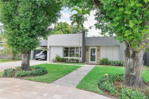 1718 N Victoria Park Rd, Fort Lauderdale FL 33305