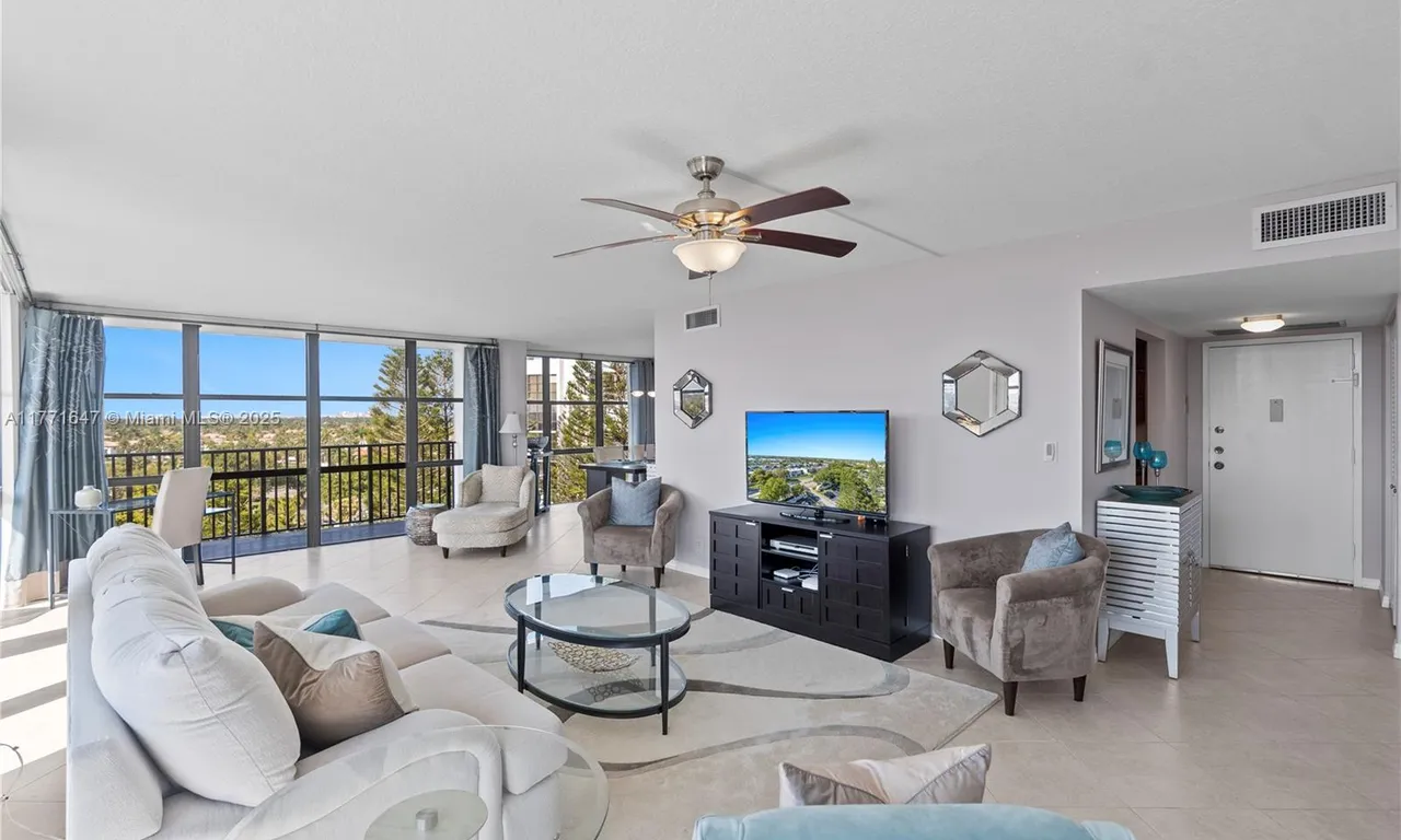 800 Parkview Dr # 909, Hallandale Beach FL 33009