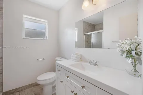 5300 Washington St # C111, Hollywood FL 33021