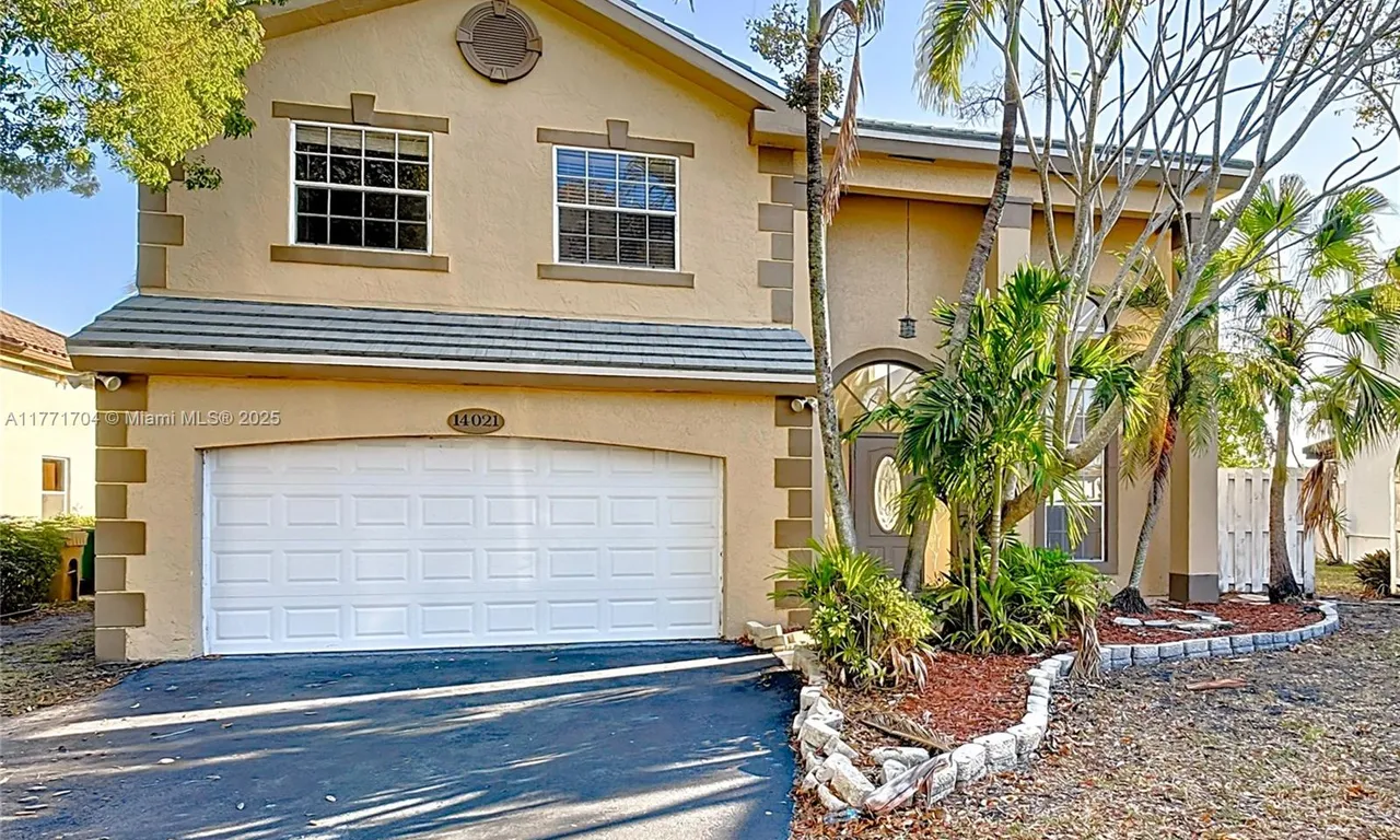 14021 Richwood Pl, Davie FL 33325
