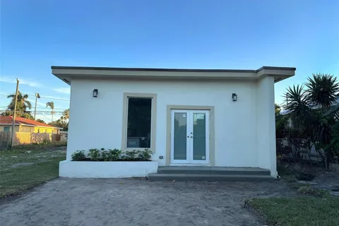 1100 Highview Rd, Lake Worth FL 33462