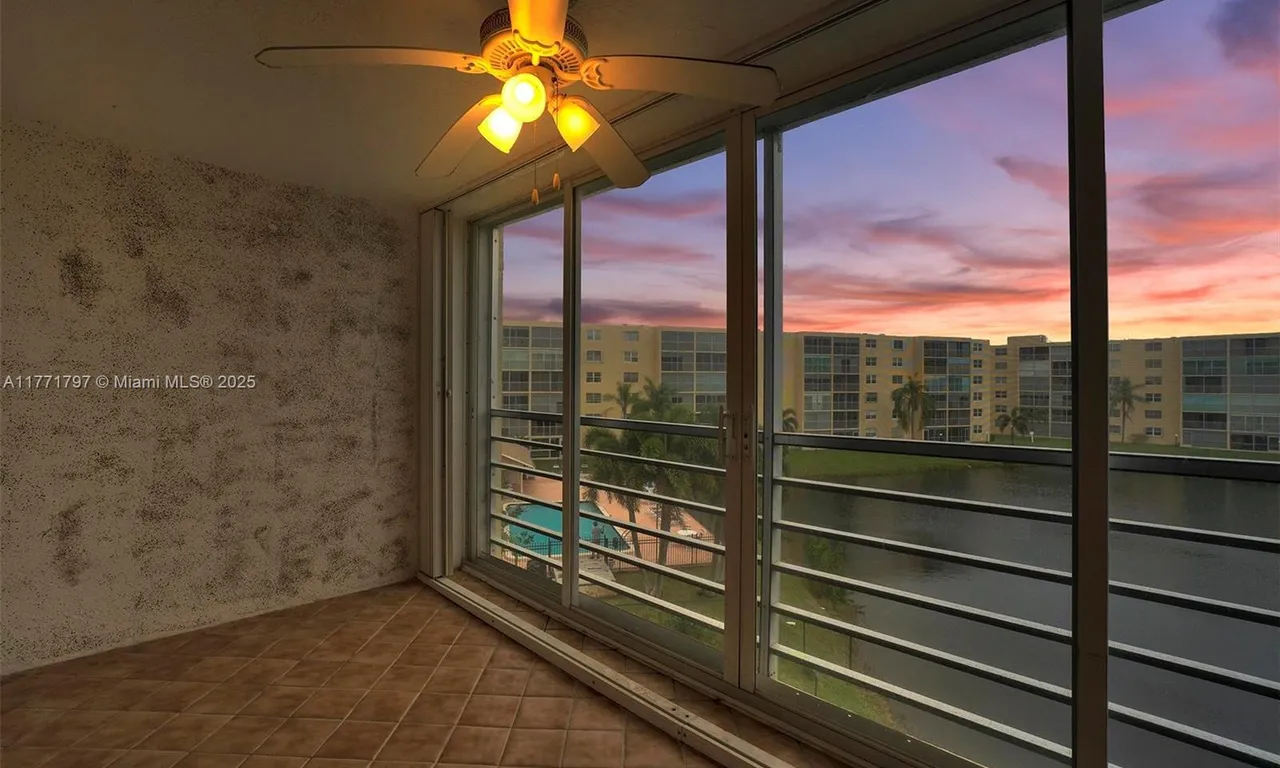 431 SE 3rd St # 402, Dania Beach FL 33004