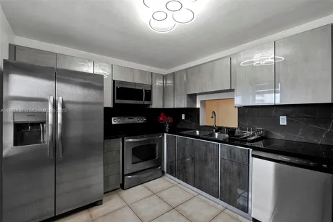 431 SE 3rd St # 402, Dania Beach FL 33004