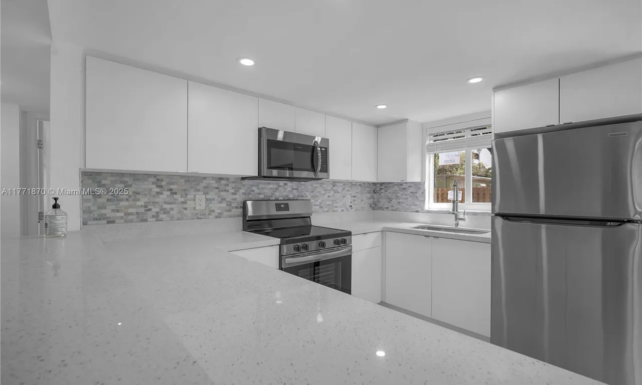 414 SE 14th St # 3, Fort Lauderdale FL 33316