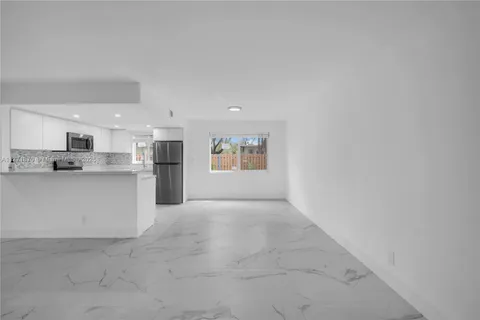 414 SE 14th St # 3, Fort Lauderdale FL 33316